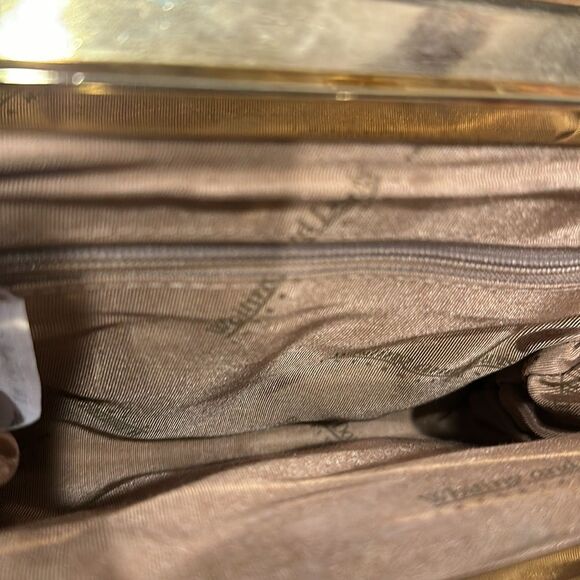 WHITNEY AND BAKER IVORY PURSE - Picture 5 of 15